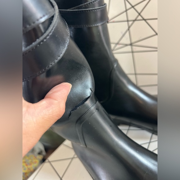 Coach Trisha gold turn lock black rubber rain boots sz 6 - Picture 9 of 10